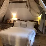 Πανσιόν Chateau De 4*