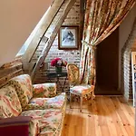 Πανσιόν Chateau De 4*