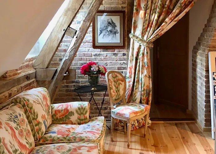 Guest house Chateau De 4*