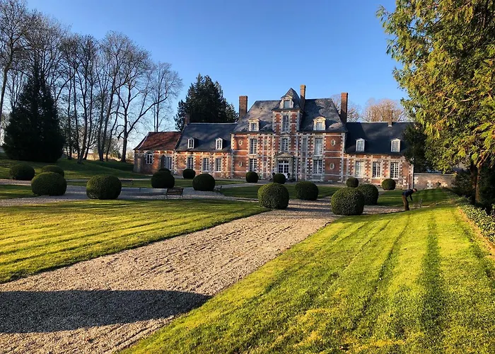 Guest house Chateau De 4*