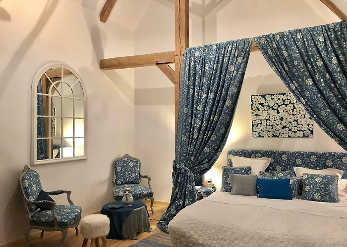 Chateau De Vauchelles-les-Domart